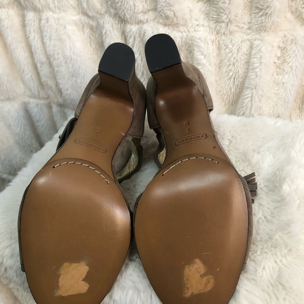 Coach size 7 tan suede tasseled sandals - Picture 2 of 4